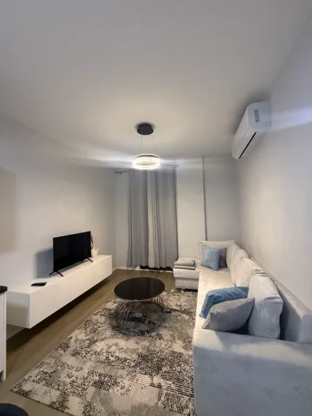 Tirane, jepet me qera apartament 1+1 Kati 4, 60 m² 550 € (Xhanfize keko)