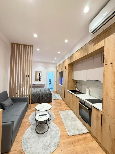 Tirane, jepet me qera nga Pronari, pa-komision garsonier Studio Kati 1, 40 m² 330 € 