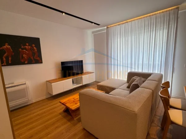 Tirane, jepet me qera apartament 1+1+Ballkon Kati 1, 70 m² 650 € (Selite)