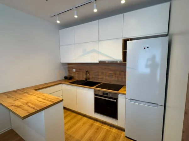 Tirane, jepet me qera apartament 1+1+Ballkon Kati 1, 70 m² 650 € (Selite)