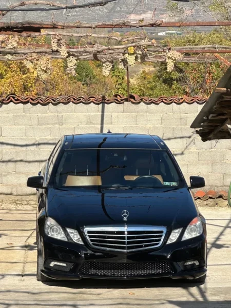 Shqiperi, shitet makine Mercedez-Benz Benzin+Gaz, e zeze automatik Kondicioner 200 km 5.000 €