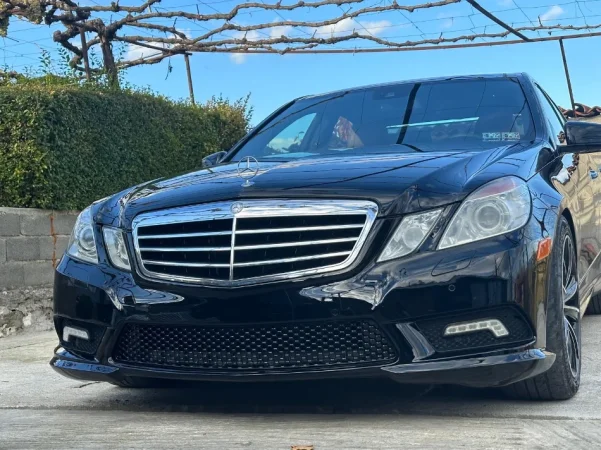 Shqiperi, shitet makine Mercedez-Benz Benzin+Gaz, e zeze automatik Kondicioner 200 km 5.000 €