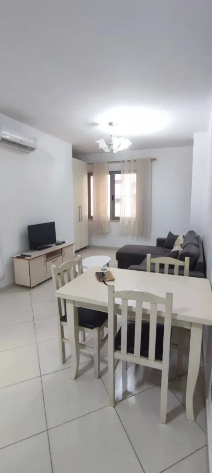 Tirane, jepet me qera Apartament 1+1 Kati 4, 60 m² 430 € (Kompleksi Tower Bridge, Rruga Dibrës, Tiranë)