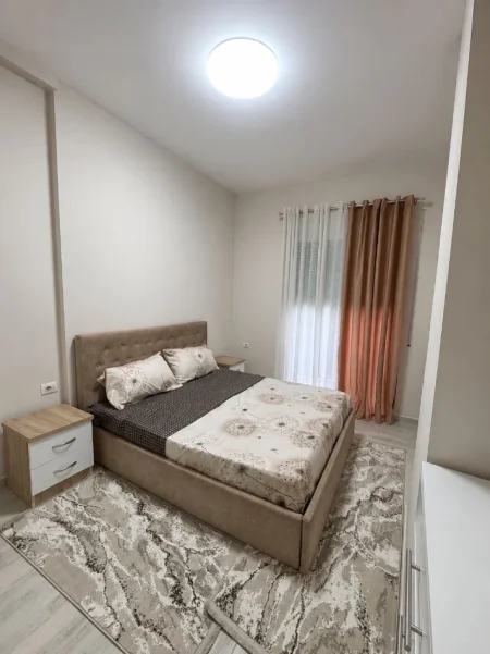 Tirane, jepet me qera apartament 1+1+Ballkon Kati 1, 70 m² 500 € (Astir)