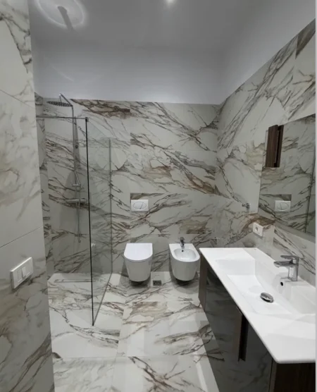 Tirane, jepet me qera apartament 1+1+Ballkon , 80 m² 95,000 ALL (Kompleksi Delijorgji, Tirane)