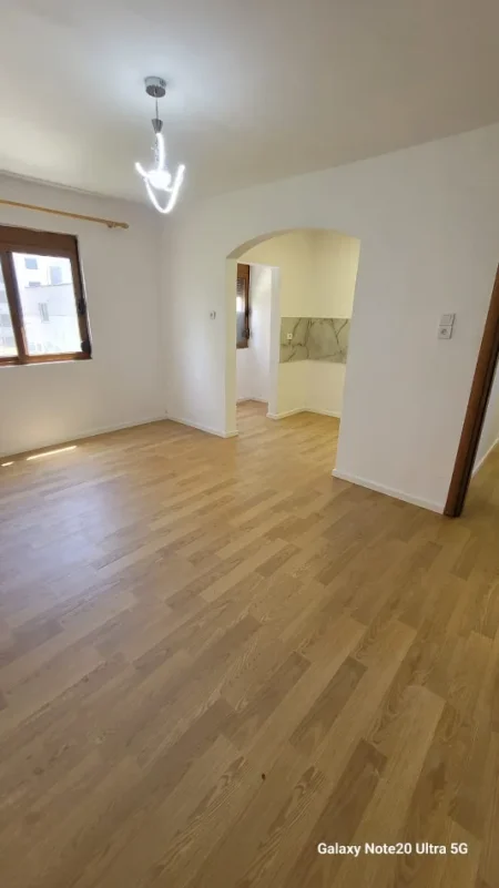 Kavaje, shitet apartament 1+1 Kati 2, 48.000 € (Shetitorja Kavaljon)