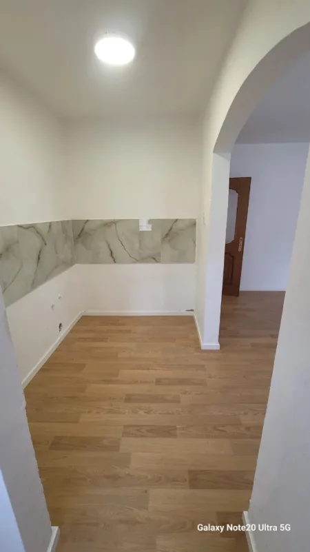Kavaje, shitet apartament 1+1 Kati 2, 48.000 € (Shetitorja Kavaljon)