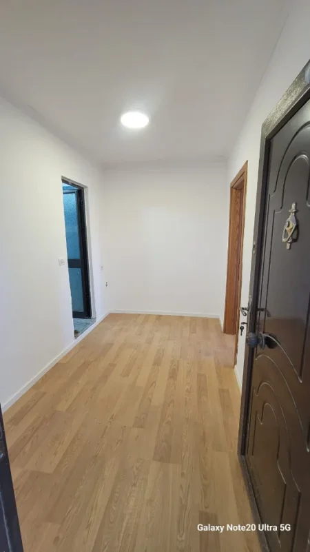 Kavaje, shitet apartament 1+1 Kati 2, 48.000 € (Shetitorja Kavaljon)
