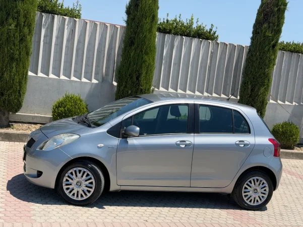 TOYOTA YARIS 1.4 NAFTE 👉 Model 2007 👈 kambio AUTOMATIKE 4.650 Lek
