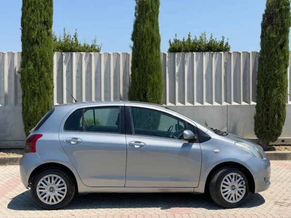 TOYOTA YARIS 1.4 NAFTE 👉 Model 2007 👈 kambio AUTOMATIKE 4.650 Lek