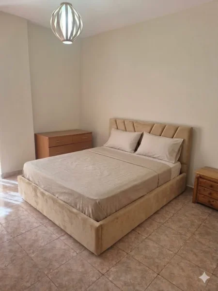 Tirane, jepet me qera apartament 1+1 Kati 5, 65 m² 450 € (Rruga Shkelqim Fusha)