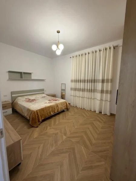 Tirane, jepet me qera apartament 1+1 Kati 1, 65 m² 450 € (Selitë)