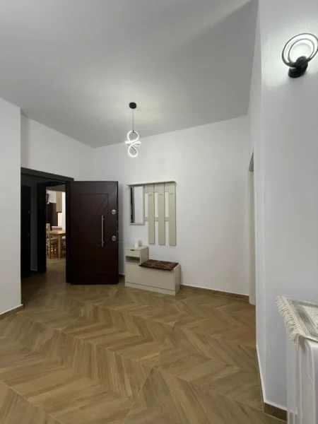 Tirane, jepet me qera apartament 1+1 Kati 1, 65 m² 450 € (Selitë)