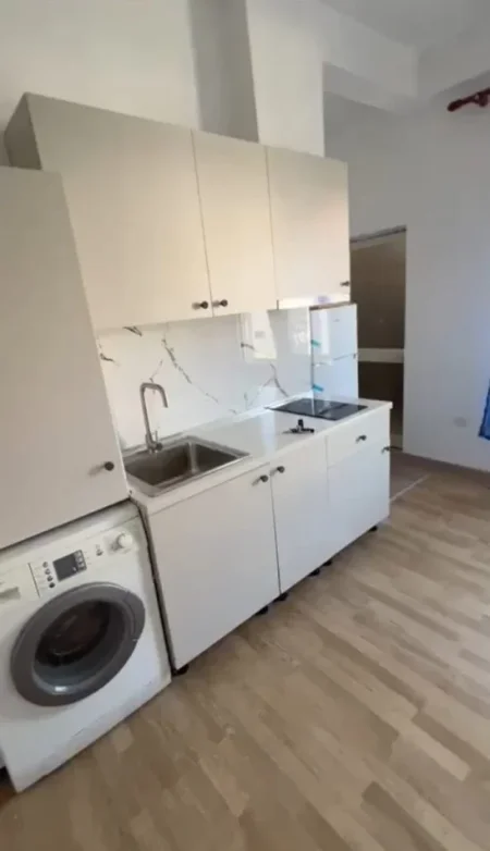 Tirane, jepet me qera apartament 1+1 Kati 2, 50 m² 300 € (Don Bosko)