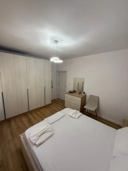 Tirane, jepet me qera apartament 1+1 Kati 3, 60 m² 700 € (Qender)