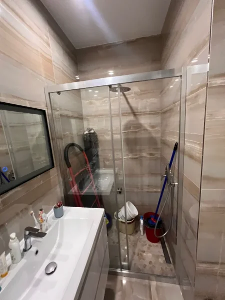 Tirane, shitet apartament 2+1+Ballkon Kati 5, 110 m² 275.000 € (Kompleksi Panorama, pranë Harry Fultz)