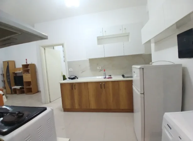Tirane, jepet me qera apartament 1+1 Kati 1, 50 m² 500 € (Don bosko)