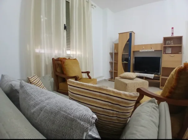 Tirane, jepet me qera apartament 1+1 Kati 1, 50 m² 500 € (Don bosko)