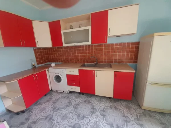 Tirane, jap me qera Vile 1+1 Kati 1, 30 m² 220 € (Stefe curani vila 12)