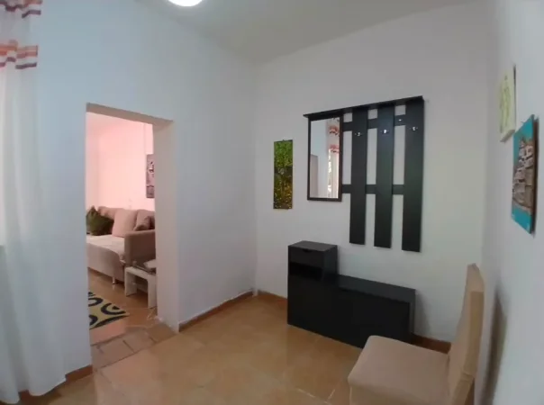 Tirane, jepet me qera apartament 1+1 Kati 1, 60 m² 400 € (21 dhjetor)
