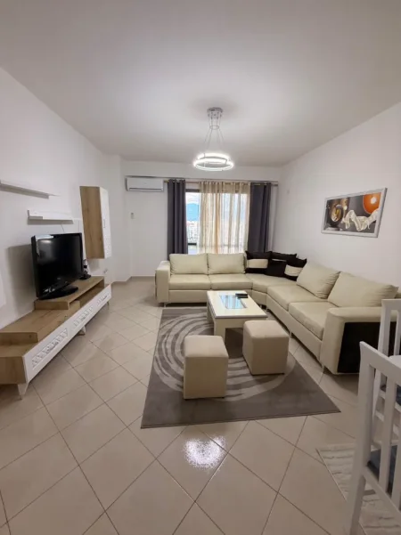 Tirane, jepet me qera apartament 2+1+Ballkon Kati 7, 100 m² 500 € (Yzberisht prane kmy-se)