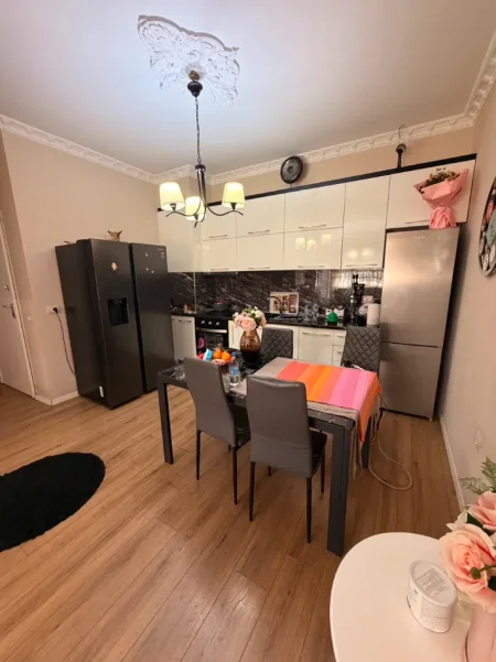 Tirane, shitet apartament 2+1+Ballkon Kati 6, 110 m² 306.900 € (Pazari i ri)