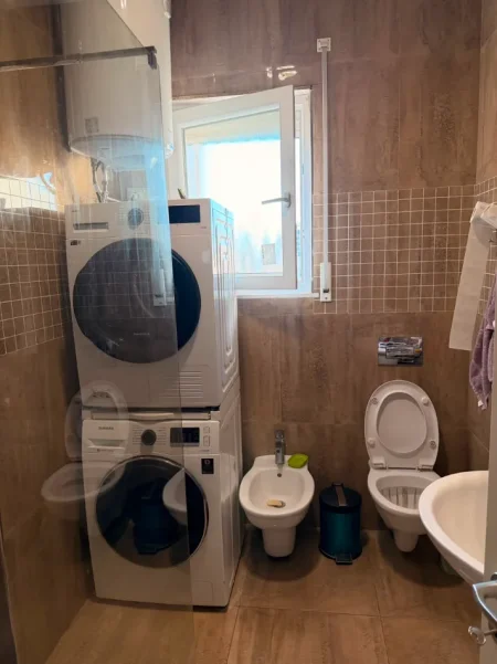 Tirane, shitet apartament 2+1+Ballkon Kati 6, 110 m² 306.900 € (Pazari i ri)