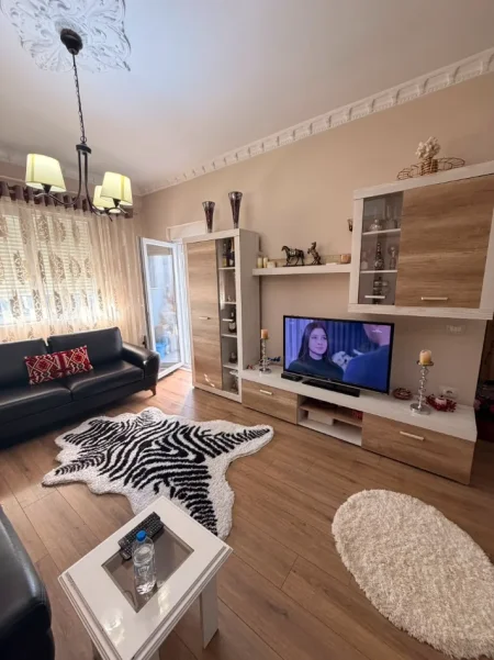 Tirane, shitet apartament 2+1+Ballkon Kati 6, 110 m² 306.900 € (Pazari i ri)