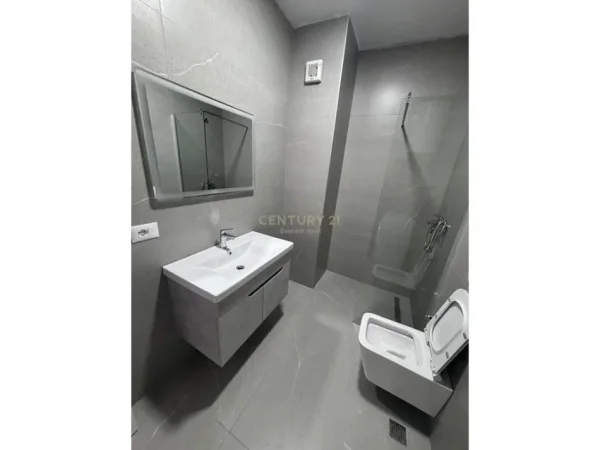 Tirane, jepet me qera apartament 1+1 Kati 4, 79 m² 600 € (Bulevardi i Ri NEXT143871)
