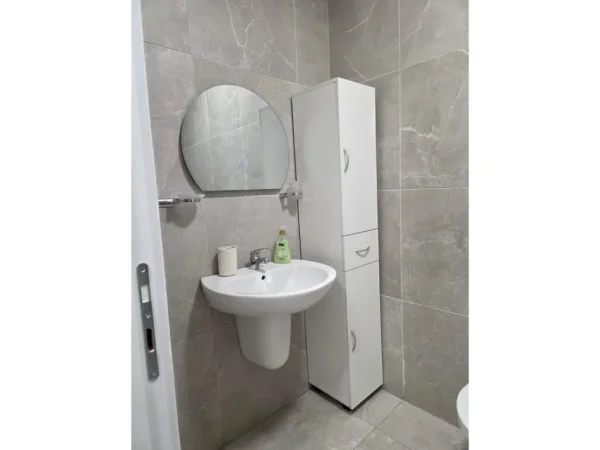 Tirane, jepet me qera apartament 1+1 Kati 4, 61 m² 550 € (Don Bosco Select143866)