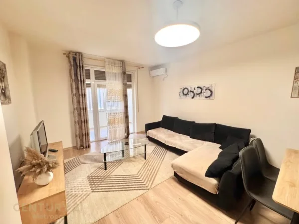 Tirane, jepet me qera apartament 1+1 Kati 2, 75 m² 650 € (Kopshti Zoologjik Metropol143849)