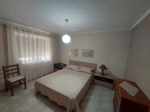 Tirane, jepet me qera apartament 1+1+Ballkon Kati 3, 64 m² 500 € (Rruga e Elbasanit)