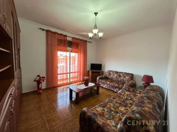 Tirane, jepet me qera apartament 2+1 Kati 4, 75 m² 600 € (Pazari i Ri smart143820)
