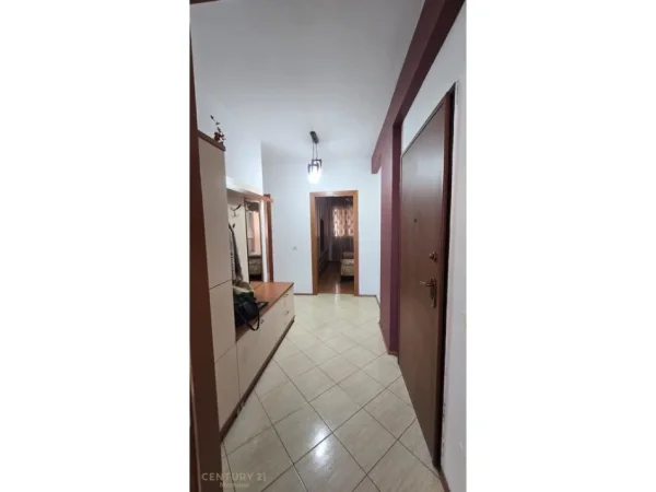 Tirane, jepet me qera apartament 2+1 Kati 4, 106 m² 780 € (Komuna e Parisit Metropol143816)