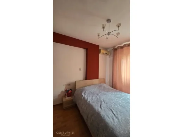Tirane, jepet me qera apartament 2+1 Kati 4, 106 m² 780 € (Komuna e Parisit Metropol143816)
