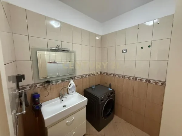 Tirane, shitet apartament 2+1 Kati 5, 119 m² 210.000 € (Tregu Elektrik)