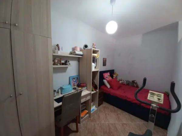 Tirane, jepet me qera apartament 2+1 Kati 5, 97 m² 600 € (Laprake Premier143837)