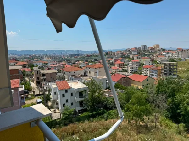 Tirane, jepet me qera apartament 1+1+Ballkon Kati 4, 60 m² 420 € (Kompleksi Tom Doshi Shkoze)