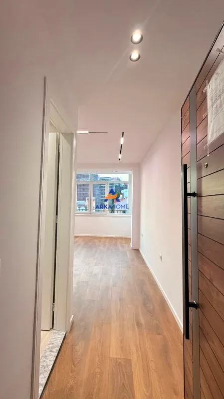 Tirane, shitet apartament 1+1 Kati 4, 30 m² 115.000 € 