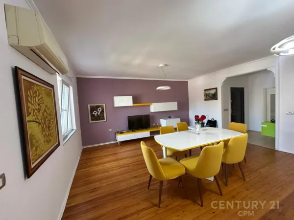 Tirane, jepet me qera apartament 2+1 Kati 5, 93 m² 800 € (Komuna e Parisit bot143707)