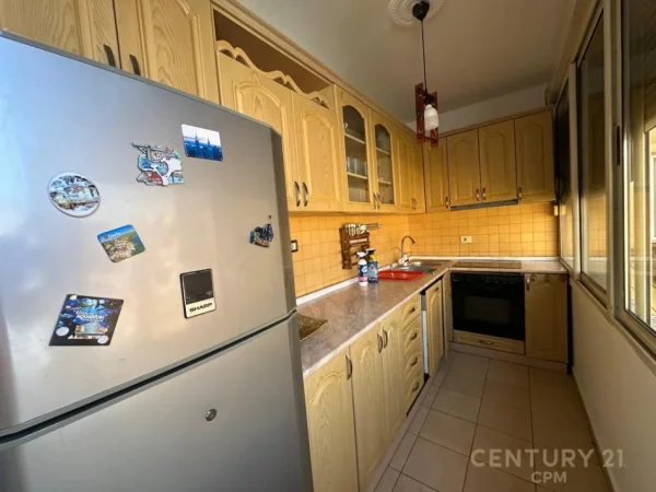 Tirane, jepet me qera apartament 2+1 Kati 5, 93 m² 800 € (Komuna e Parisit bot143707)