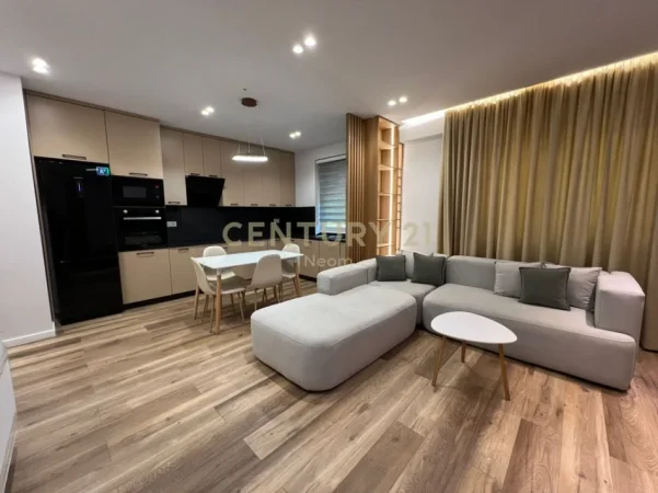 Tirane, jepet me qera apartament 1+1 , 63 m² 650 € 