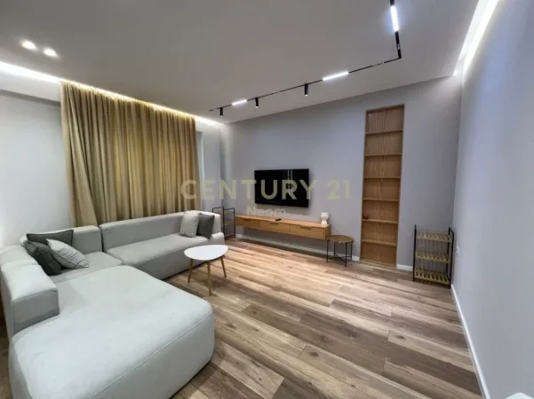 Tirane, jepet me qera apartament 1+1 , 63 m² 650 € 