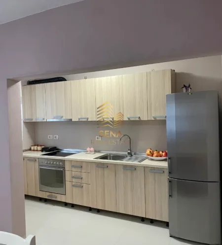Tirane, jepet me qera apartament 1+1 Kati 1, 60 m² 450 € (Ali Demi)