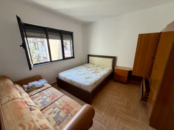 Tirane, jepet me qera apartament 2+1+Aneks+Ballkon Kati 5, 90 m² 400 € (Kthesa e Kamzes te Malajzjani)