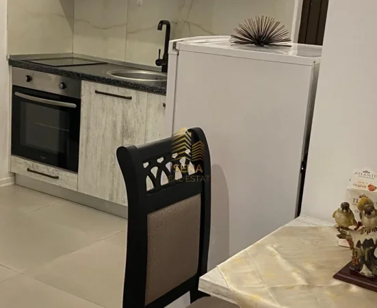 Tirane, jepet me qera apartament 1+1 Kati 1, 55 m² 400 € (5 Maji)