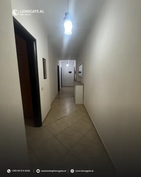 Tirane, jepet me qera apartament 2+1+Ballkon Kati 3, 110 m² 650 € 