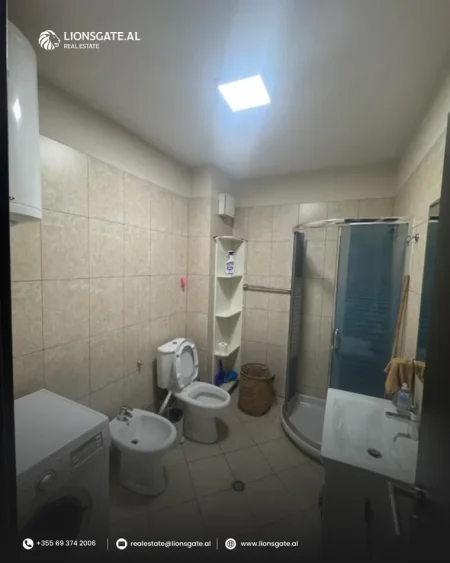 Tirane, jepet me qera apartament 2+1+Ballkon Kati 3, 110 m² 650 € 