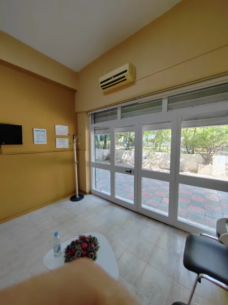 Tirane, shitet dyqan Kati 0, 38 m² 