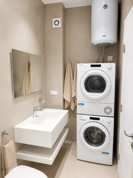 Tirane, jepet me qera apartament 3+1 Kati 6, 218 m² 1.200 € (Concord Center)